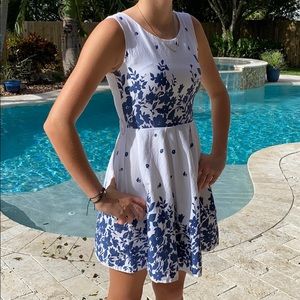 Beautiful navy blue and white pleated dress
